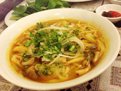 Phở sốt lá vang