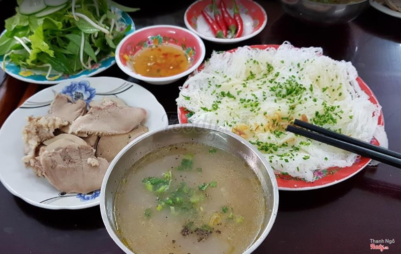 Bánh hỏi + cháo lòng