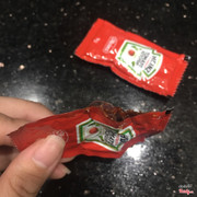 1 gói sốt bị hỏng r :(