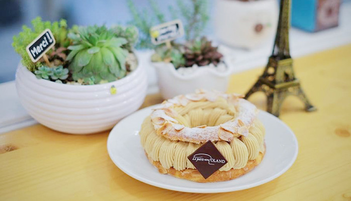 Le Petit Roland - Cafe & Bánh Pháp