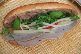 Bánh mì chả tỏi