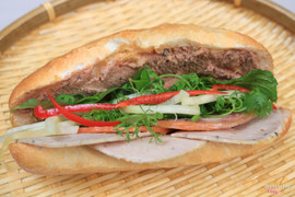 Bánh mì chả + jambon