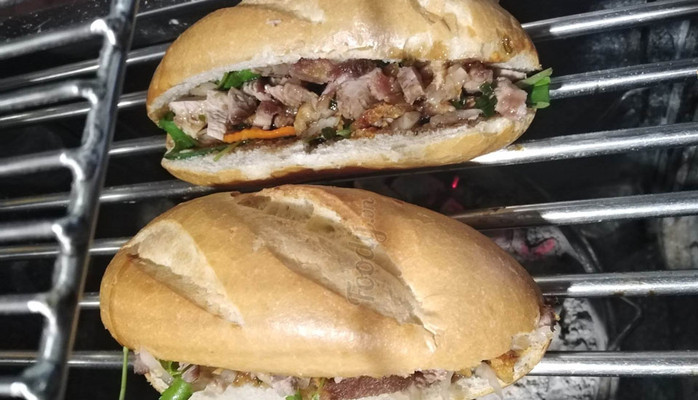 Bánh Mì Heo Quay A Trọc