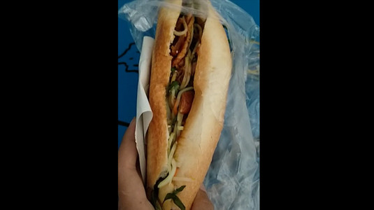 Bánh mì thịt nướng