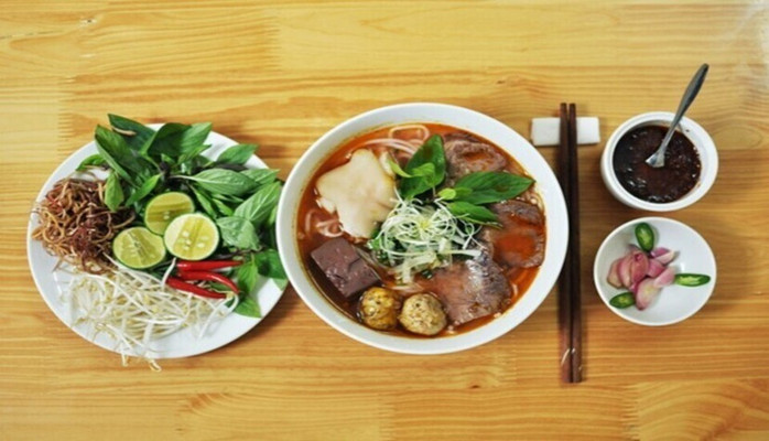 Bún Bò Huế Bếp Mơ - Bún Bò Huế & Cơm Tấm - Bà Triệu