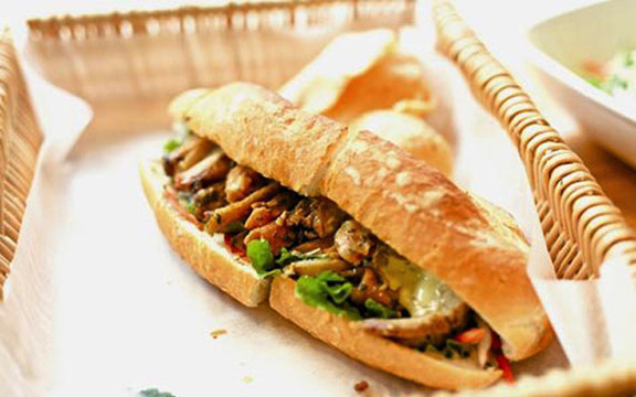 Bánh Mì Heo Quay - Đồng Khởi