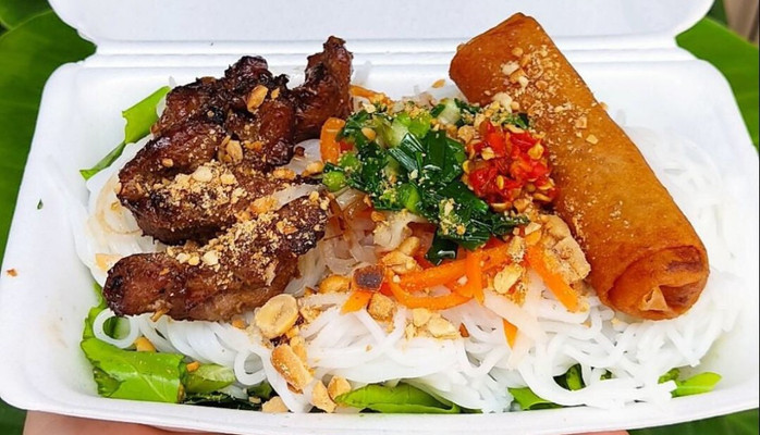 Mẹ Ti - Bún Thịt Nướng & Bánh Tráng Trộn