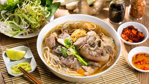 Quán Ngọc Tân - Bún Huế & Cơm Sườn - Phong Định Cảng