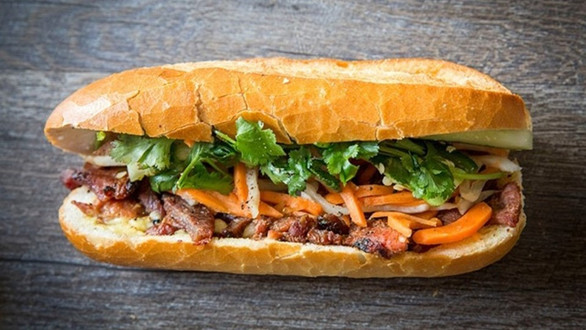 Tiệm Bánh Mì & Nước Ép - Định Công Thượng