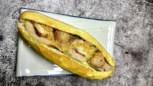 Bánh Mì Hoàng Gia - Âu Cơ