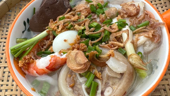 Bánh Canh Khoanh Giò Hải Sản 999 - Lê Lai