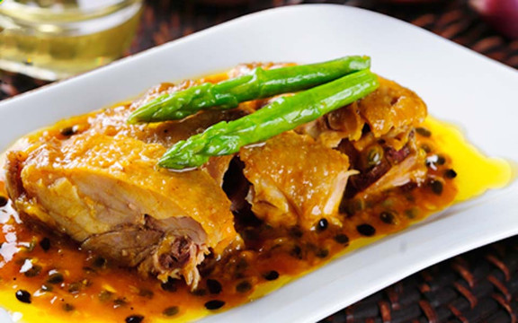 Yoyo Beer Garden - Song Hành