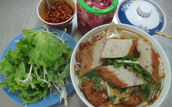 Quán Bún Bà Thơm