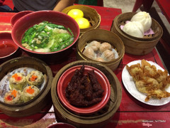 Dimsum với chân gà tàu xì ngon toá :v