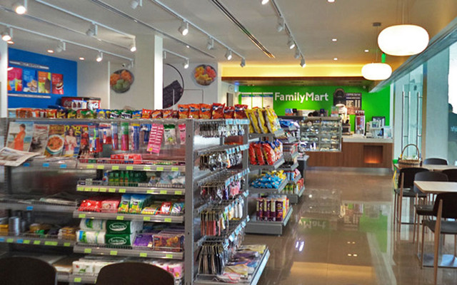 FamilyMart - Hùng Vương