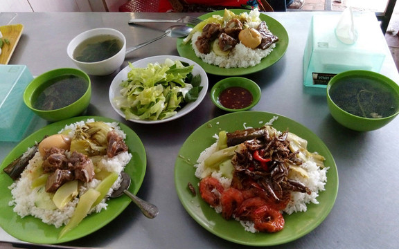 Cơm Bình Dân & Các Món Nhậu - Trương Định