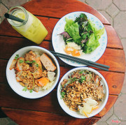 Bún thịt nướng + xôi