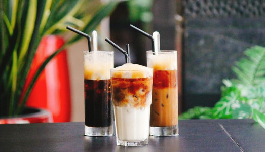 Cafe lãng mạn dắt gấu đi