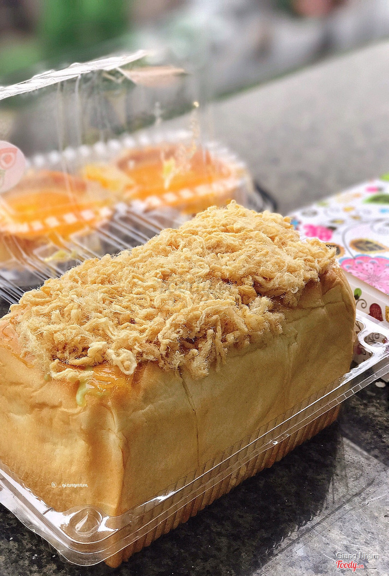 150k / bánh mì ba nhân : lá nếp, phô mai, kim sa