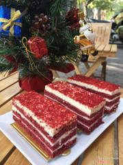 Bánh redvelvet phục vụ noel của nhà Bebe