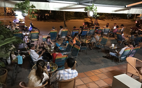 Bốn Mùa Cafe - Chung Cư Phú Thọ