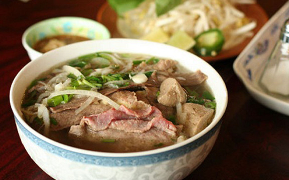 Cô Nhung - Phở, Hủ Tiếu & Bò Kho Bánh Mì