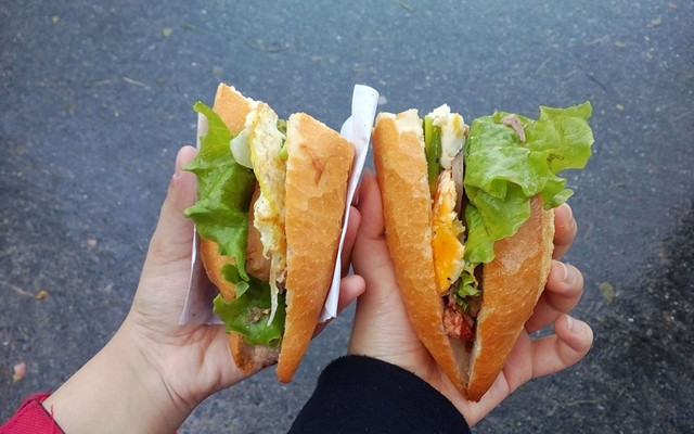 Bánh Mì Thân