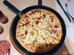 Thái độ phục vụ của nhân viên quá kém, coi thường khách . Còn chất lượng đồ của pizza hut thì luôn👍