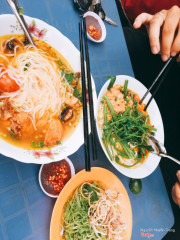 Bún riêu cua và canh bún ngon bổ rẻ 20k /1 tô đầy ắp