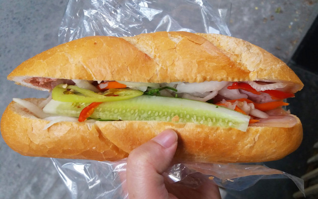 Hoàng Nhâm - Bánh Mì & Các Món Ăn Vặt