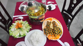 Lẩu tôm hùm nấu sate