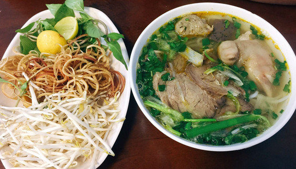 Bún Bò Hầm Mọc