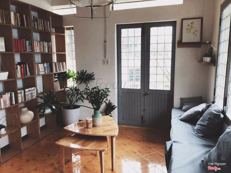 Phòng khác kiêm phòng đọc sách tầng 1 