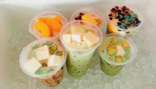 Trà sữa vỉa hè