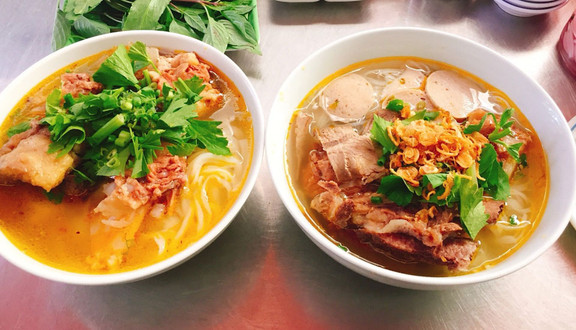 Năm Hạnh - Bún Bò Huế