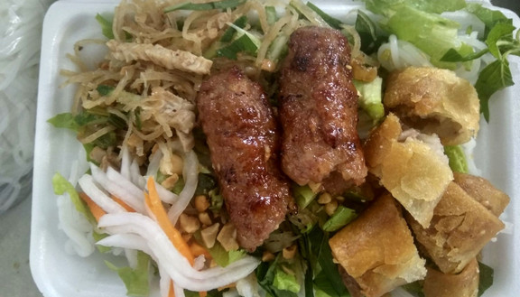 Bún Thịt Nướng Cô Hoa 15K