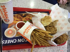 Combo 2 miếng gà và 1 phần khoai 125k