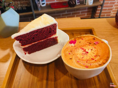 red velvet and red latte rất ngon