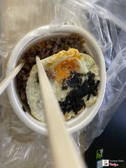 gọi cơm chiên thịt bò cho cơm trứng ?? Gọi điện quán không nghe máy và đây là lần 2 giao sai đơn,