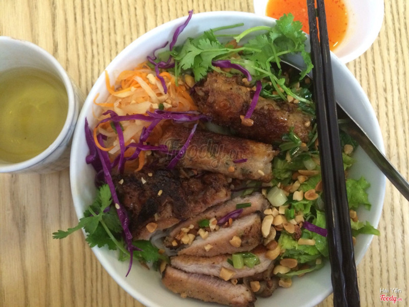 Bún thịt nướng