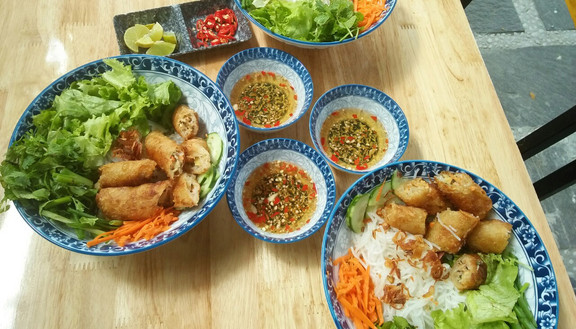 Nem Ơi - Bún Nem Rán Hà Nội & Bún Bò Xào Nam Bộ