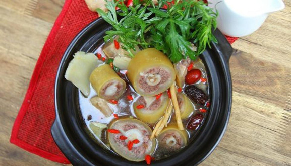 Lẩu Đuôi Bò Nam Bộ