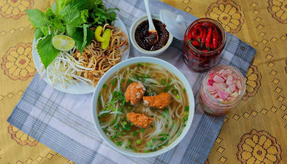 Long Hạnh - Cơm & Bún Bò Huế