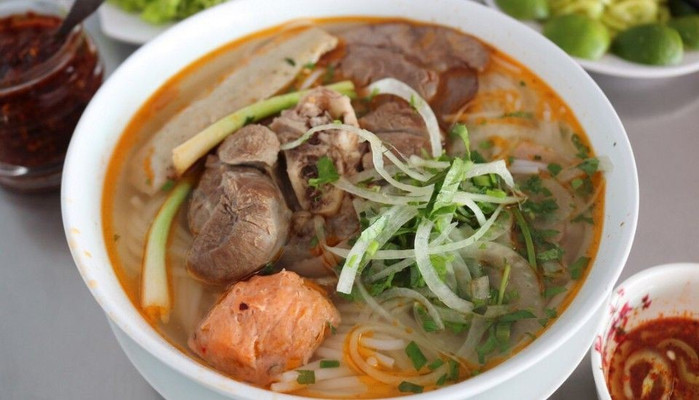 O Tú - Bún Bò Huế - Nguyễn Tri Phương - Siêu Deal