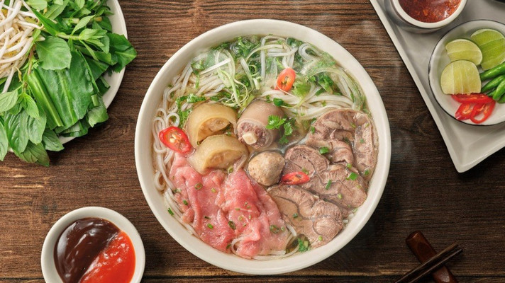 Phở Gái - Phở Tái Gân Nạm Viên - Hồ Thị Kỷ