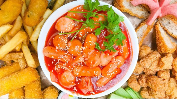 Ăn Vặt Xiên Que & HotDog - Quỳnh Nhi