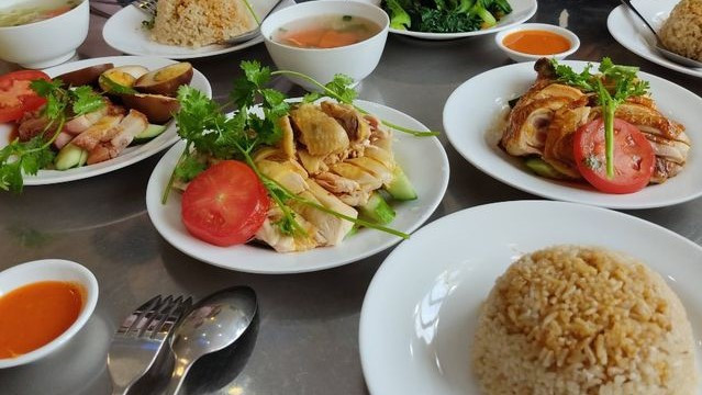 Yummy - Cơm Gà Hải Nam - Võ Văn Tần