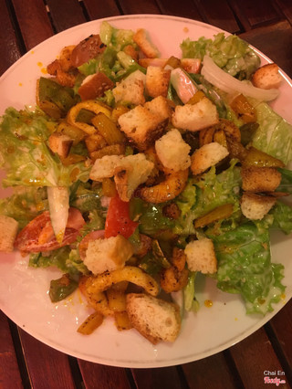 Salad hải sản 30k