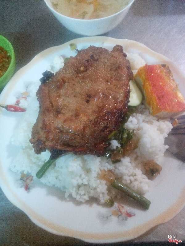 Cơm Sườn chả 