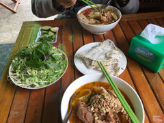 Rất ngon và no nhé :)) nước hơi béo nhưng không sao cho bánh tráng và rau vào ăn hết sảy !